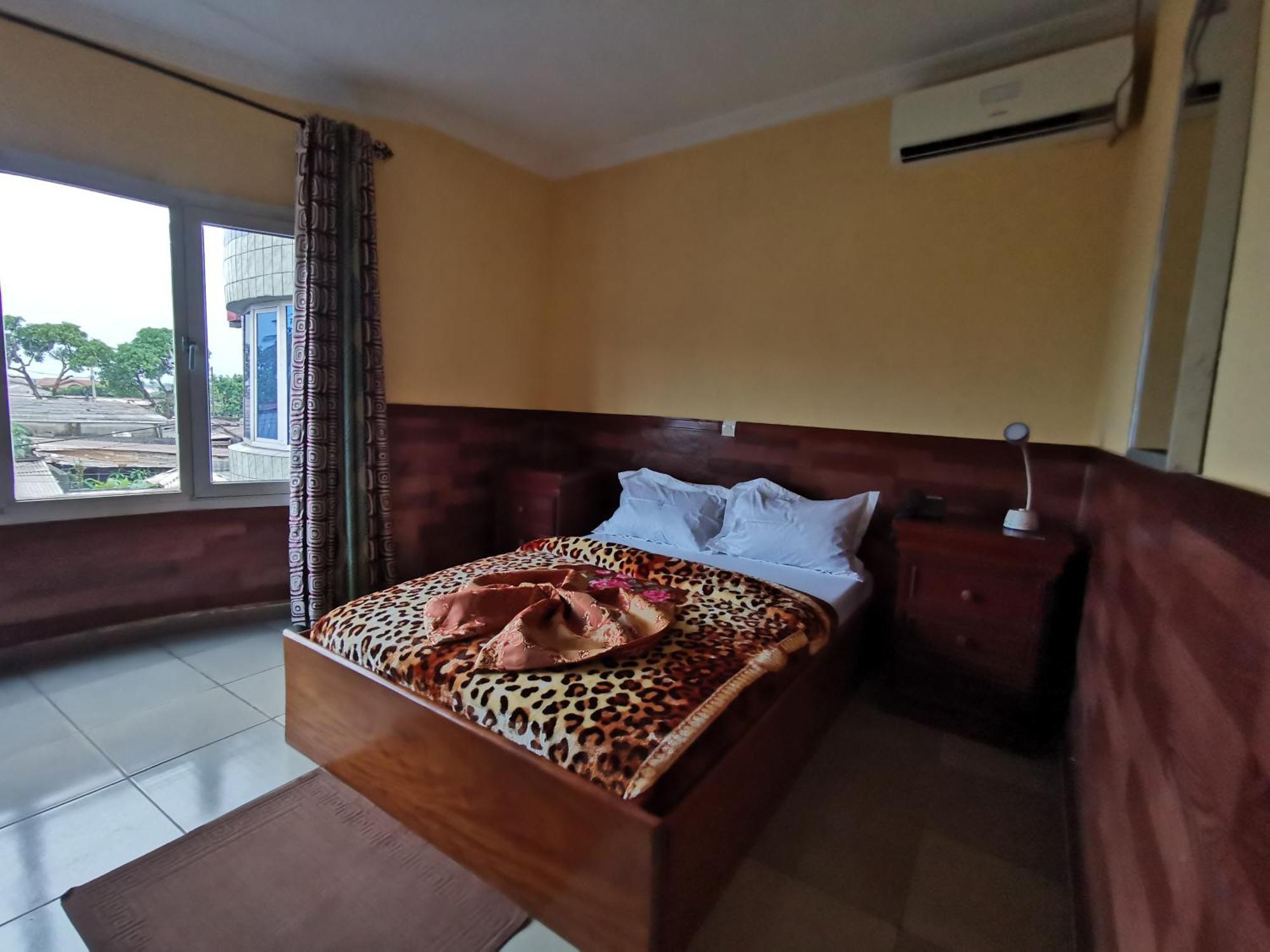 Tchatcha Hotel Yaoundé Exterior foto